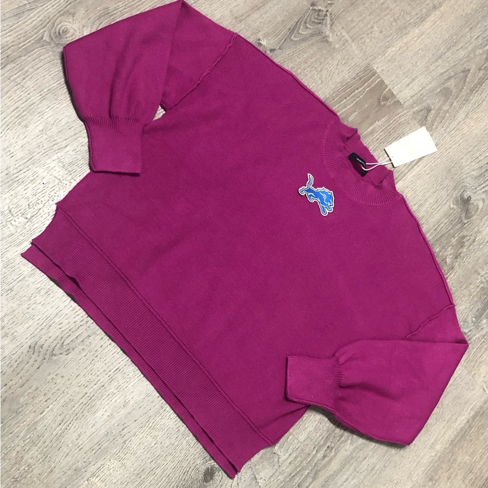 Detroit Lions Magenta Crewneck Sweater with Blue Detroit Lion logo - Picture 4 of 4